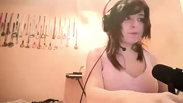 Snapshot of bunnyhoneylovehands chatting on June 2026 06:21:02 PM bunnyhoneylovehands online show from June 2026 06:21:02 PM