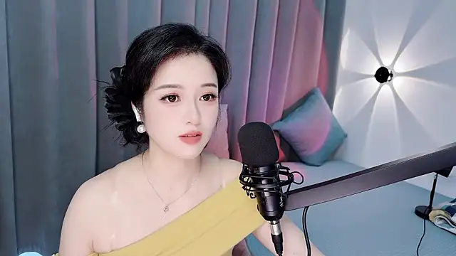 Snapshot of Momo-Wow chatting on July 2026 07:37:01 AM Momo-Wow online show from July 2026 07:37:01 AM