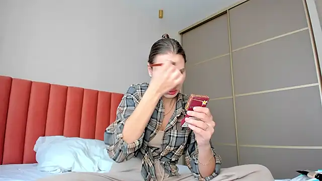 SofiClimbing online show from December 2024 05:37:01 AM