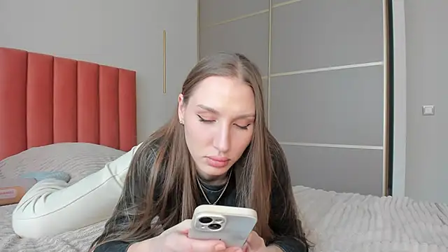 SofiClimbing online show from February 2025 05:47:01 AM