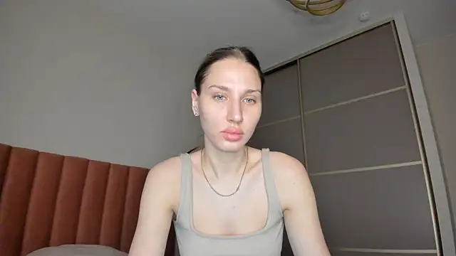 SofiClimbing online show from March 2025 12:27:02 AM