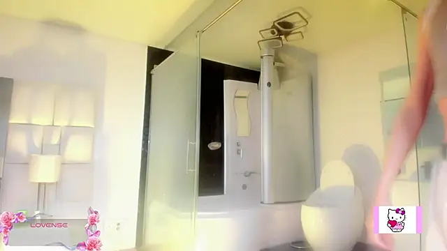 Snapshot of Lecsis_Lincy chatting on July 2026 11:24:02 AM Lecsis Lincy online show from July 2026 11:24:02 AM