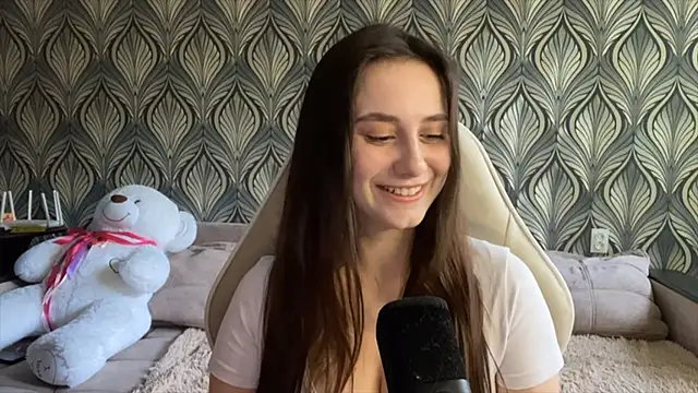 LauriWhitlock online show from June 2026 12:07:02 PM
