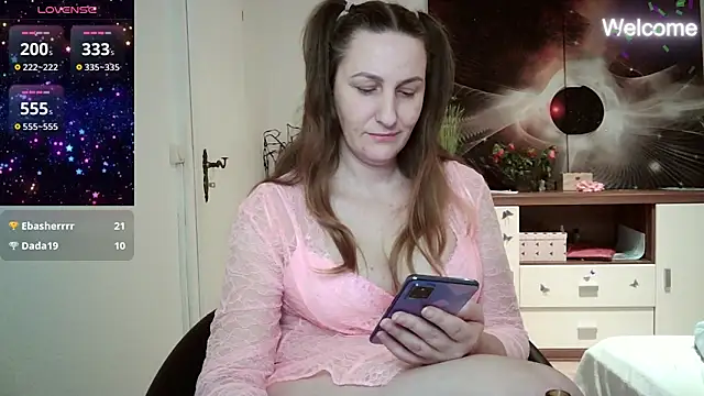 Snapshot of Yevgeshka-Milashka chatting on February 2025 06:21:01 PM Yevgeshka-Milashka online show from February 2025 06:21:01 PM