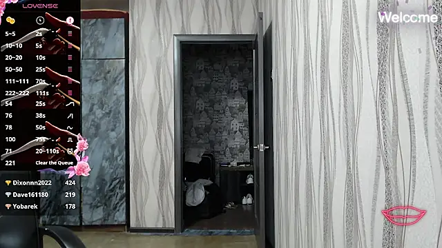 Snapshot of Yevgeshka-Milashka chatting on September 2025 07:10:02 AM Yevgeshka-Milashka online show from September 2025 07:10:02 AM