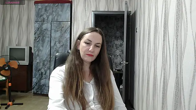 Snapshot of Yevgeshka-Milashka chatting on September 2025 06:06:01 AM Yevgeshka-Milashka online show from September 2025 06:06:01 AM