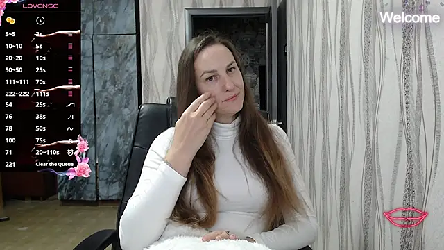 Snapshot of Yevgeshka-Milashka chatting on October 2025 06:54:01 AM Yevgeshka-Milashka online show from October 2025 06:54:01 AM
