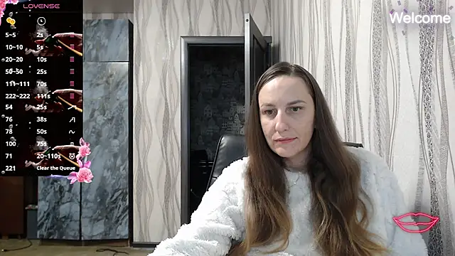 Snapshot of Yevgeshka-Milashka chatting on October 2025 05:25:01 PM Yevgeshka-Milashka online show from October 2025 05:25:01 PM