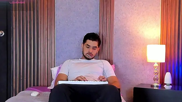 Snapshot of luciano_vitale chatting on July 2026 12:41:01 PM luciano vitale online show from July 2026 12:41:01 PM