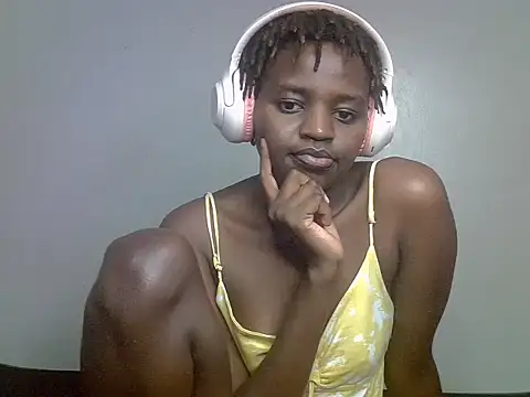 Snapshot of Sweet_smiles2 chatting on June 2026 05:13:02 AM Sweet smiles2 online show from June 2026 05:13:02 AM