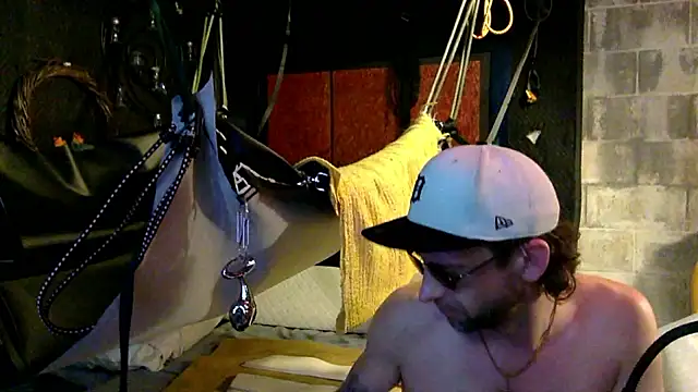 thierrybae online show from June 2026 10:33:01 PM