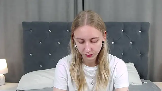 LirienVexx online show from June 2026 05:12:01 AM
