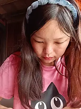 Snapshot of Linna-bae chatting on June 2026 01:54:01 AM Linna-bae online show from June 2026 01:54:01 AM