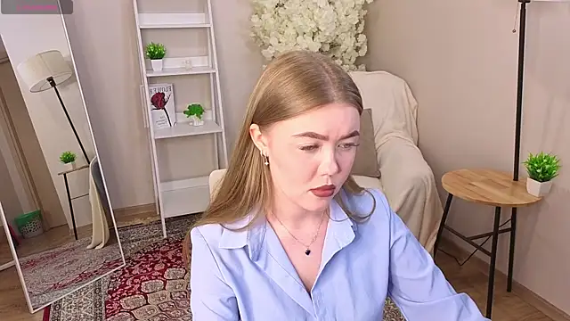 Lina deels online show from June 2026 06:58:02 PM
