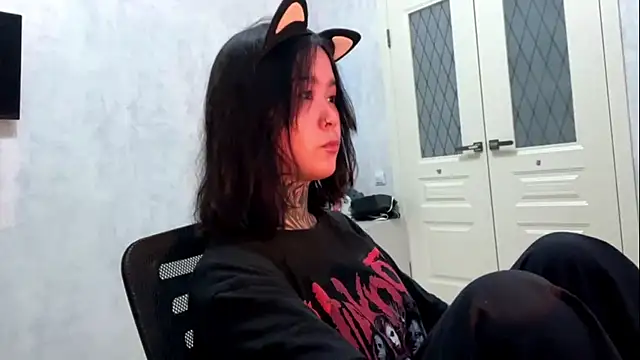 staryrose online show from June 2026 04:17:02 PM