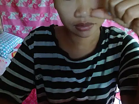 Snapshot of Itsme_Foxy_Shantale chatting on June 2026 11:40:02 PM Itsme Foxy Shantale online show from June 2026 11:40:02 PM
