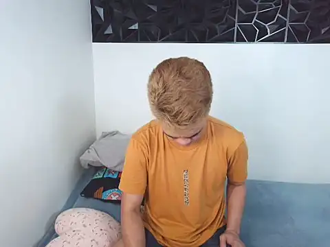 yourmikexxx online show from June 2026 05:28:02 PM
