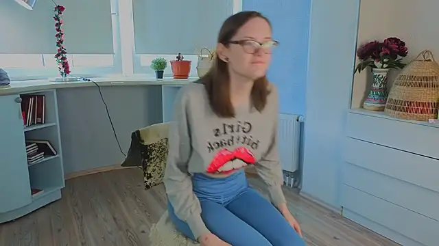 EstelaWeninger online show from June 2026 04:04:02 AM