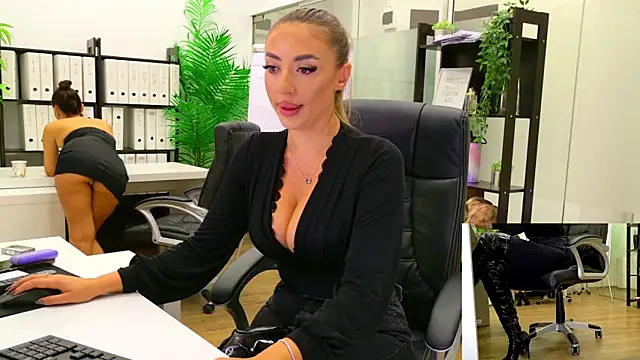 BabesGoWild online show from September 2025 04:45:02 AM