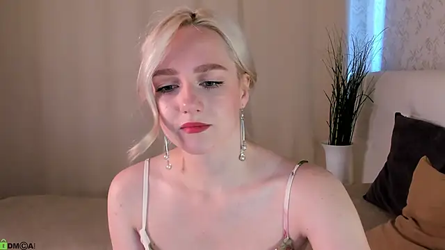Snapshot of Chloe-Deccer chatting on June 2026 01:12:02 AM Chloe-Deccer online show from June 2026 01:12:02 AM