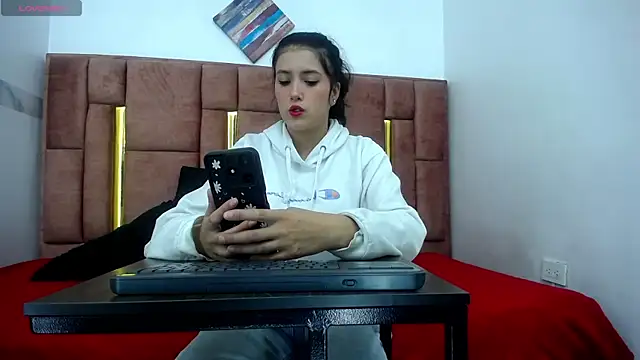 Snapshot of MIA_COINS chatting on June 2026 04:12:01 AM MIA COINS online show from June 2026 04:12:01 AM