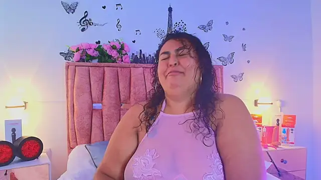 Mia Hony online show from July 2026 01:36:02 PM