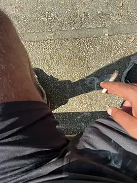 dzbenn online show from July 2026 08:30:01 AM