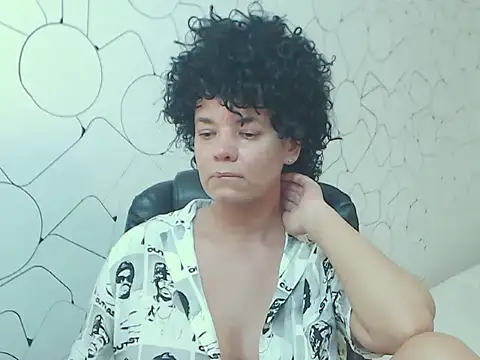 CurlyMood online show from June 2026 02:44:02 PM