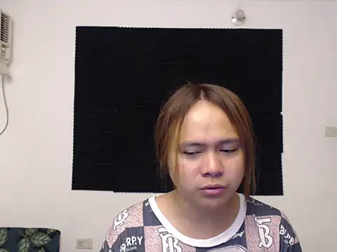 Snapshot of AlluringModel chatting on May 2026 07:35:02 AM AlluringModel online show from May 2026 07:35:02 AM