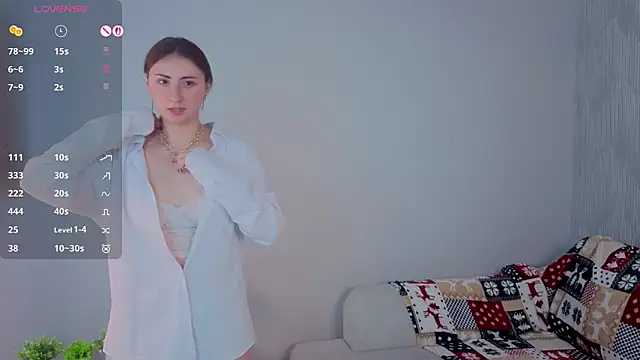 Snapshot of LoiseWuellenweber chatting on June 2026 01:04:02 AM LoiseWuellenweber online show from June 2026 01:04:02 AM
