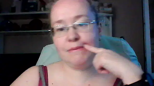 Snapshot of Viola27 chatting on June 2026 03:10:02 PM Viola27 online show from June 2026 03:10:02 PM