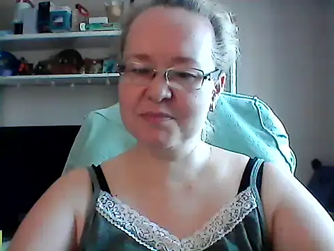 Snapshot of Viola27 chatting on June 2026 06:19:01 AM Viola27 online show from June 2026 06:19:01 AM