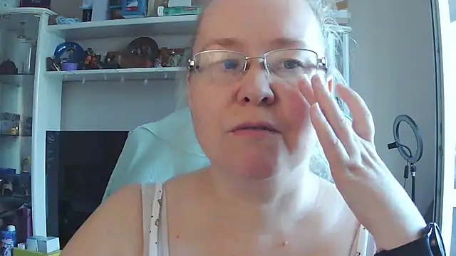 Snapshot of Viola27 chatting on July 2026 09:04:01 AM Viola27 online show from July 2026 09:04:01 AM