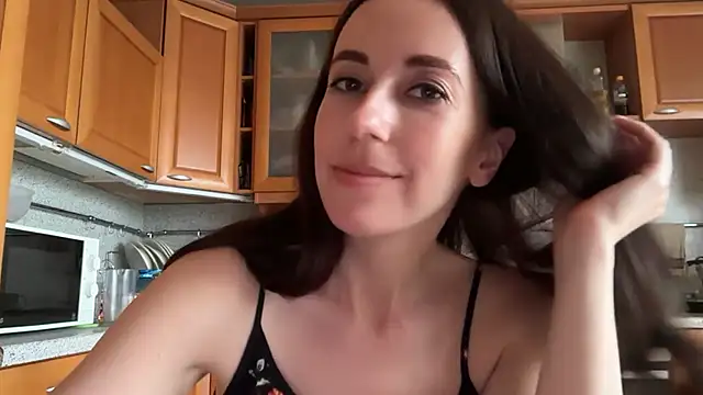 Flamingo Queen online show from July 2026 04:43:02 PM