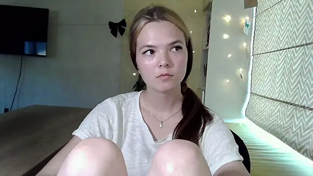 AvrilGillig online show from June 2026 02:54:02 PM
