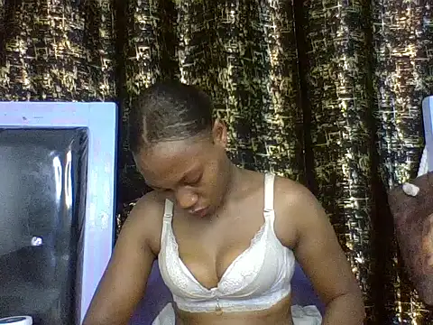 Snapshot of Lovey_daisy15 chatting on June 2026 01:44:02 AM Lovey daisy15 online show from June 2026 01:44:02 AM