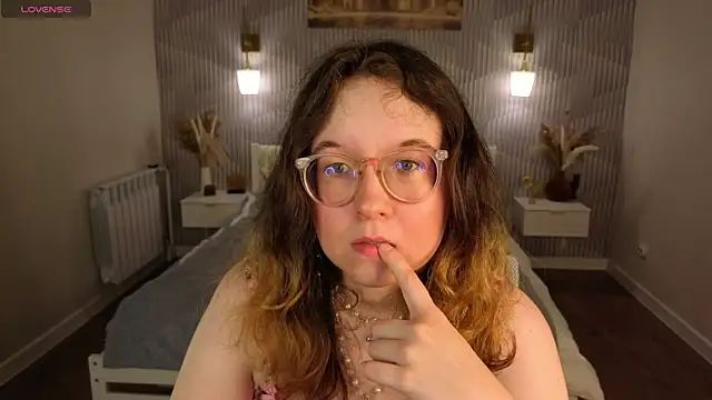 Aleks-casterrr online show from June 2026 05:12:02 PM