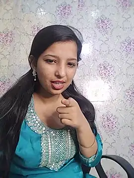 Queen Rosyy online show from July 2026 06:40:02 AM