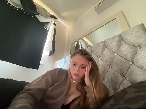 Violetsinxx online show from June 2026 02:30:01 PM