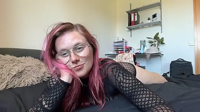 Snapshot of LeaLoveXXX chatting on June 2026 11:48:02 AM LeaLoveXXX online show from June 2026 11:48:02 AM