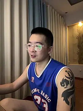 Snapshot of iamtobias chatting on June 2026 06:17:02 PM iamtobias online show from June 2026 06:17:02 PM