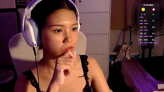 Snapshot of urgrl_portia chatting on June 2026 12:09:02 PM urgrl portia online show from June 2026 12:09:02 PM
