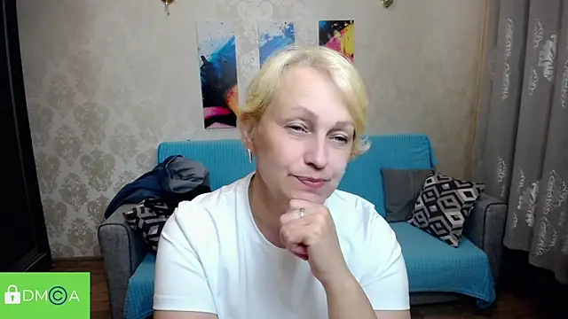 Snapshot of MeowMilf chatting on June 2026 09:52:01 AM MeowMilf online show from June 2026 09:52:01 AM
