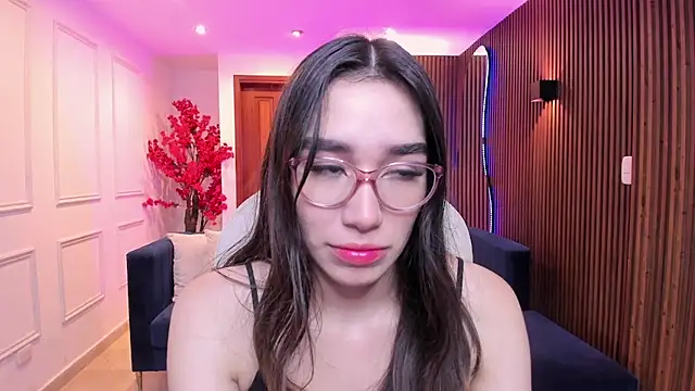 Snapshot of Emma_caarter_ chatting on August 2026 03:43:01 AM Emma caarter online show from August 2026 03:43:01 AM