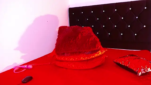 Amoree69 online show from June 2026 07:40:01 PM