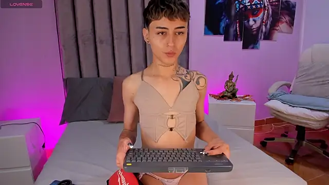 Nhicolas Salazar online show from July 2026 12:53:02 PM