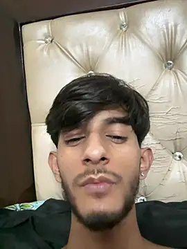 Snapshot of ronnnnn718 chatting on July 2026 07:05:02 PM ronnnnn718 online show from July 2026 07:05:02 PM