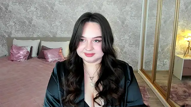 Snapshot of MaddyCrofte chatting on June 2026 06:53:02 PM MaddyCrofte online show from June 2026 06:53:02 PM