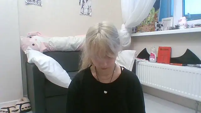 Snapshot of DinaKolter chatting on July 2026 04:45:02 PM DinaKolter online show from July 2026 04:45:02 PM