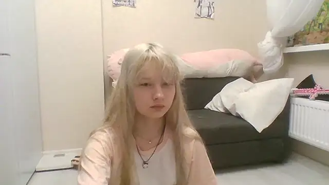 Snapshot of DinaKolter chatting on July 2026 05:07:02 PM DinaKolter online show from July 2026 05:07:02 PM